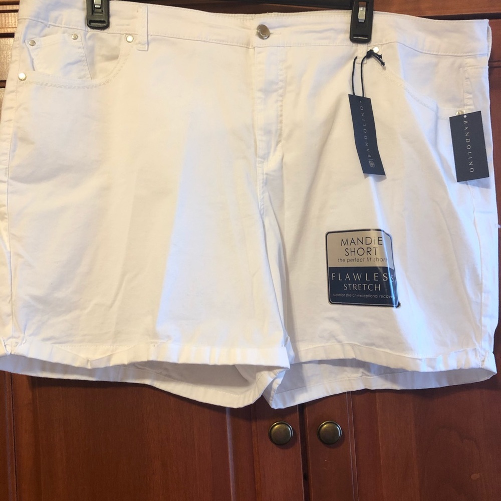 Bandolino White Mandie Shorts 22 NWT - Picture 1 of 11